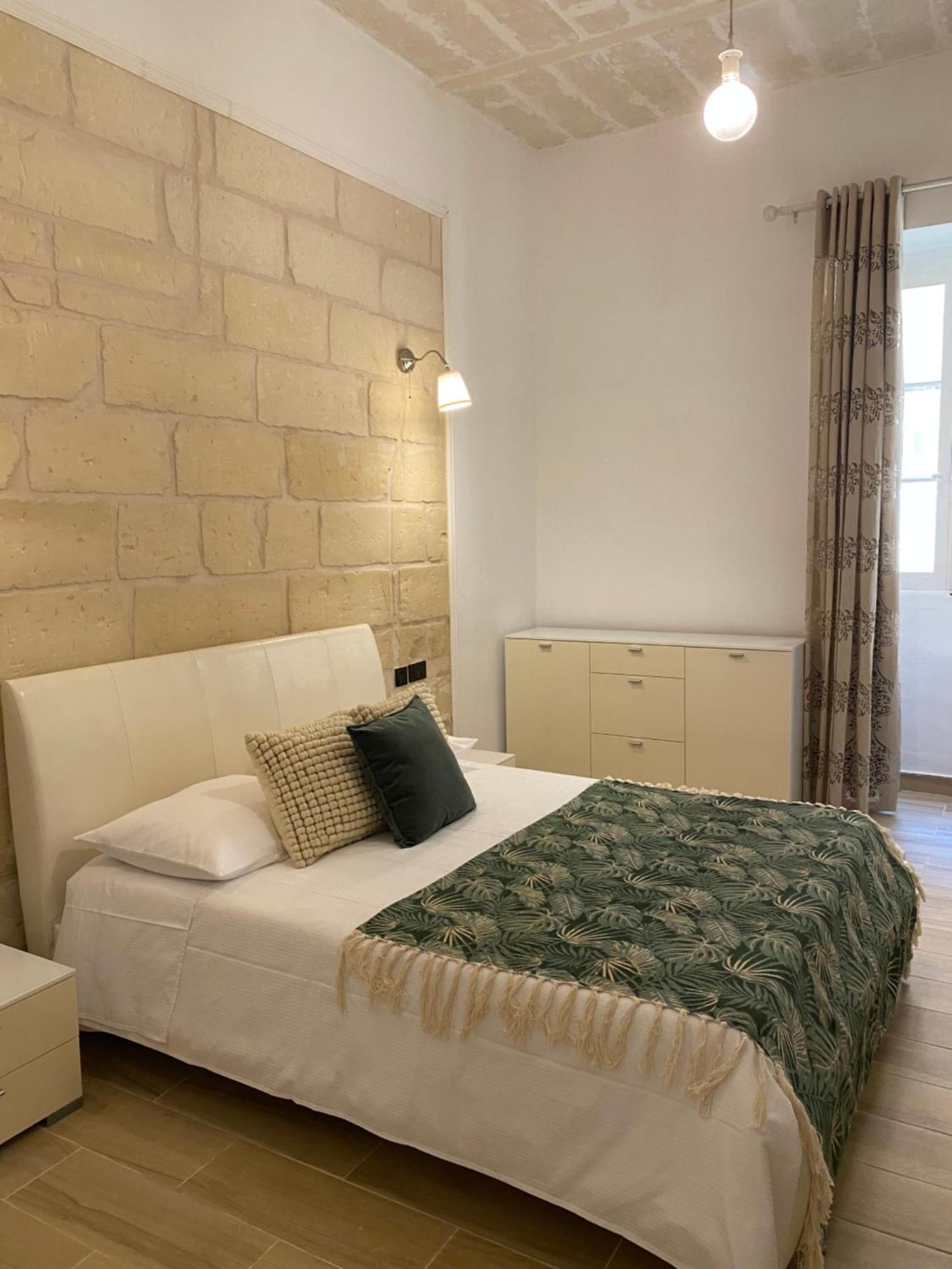 Stylish Typical Maltese Getaway Close To The Sea 슬리에마 외부 사진
